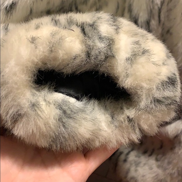Faux White Tiger Fur Coat - Picture 3 of 6